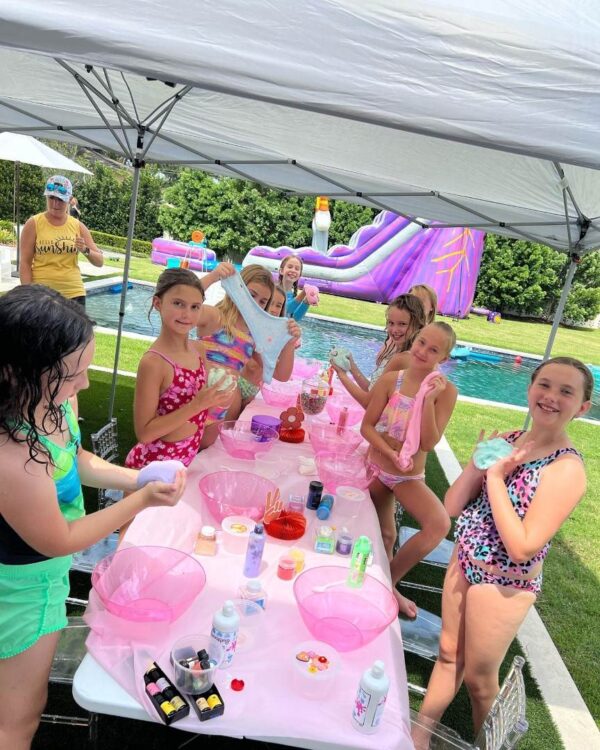 Groovy Themed Party - Image 4
