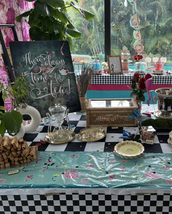 Alice In Wonderland Themed Party - Image 3