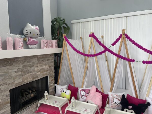 Hello Kitty Themed Party - Image 3