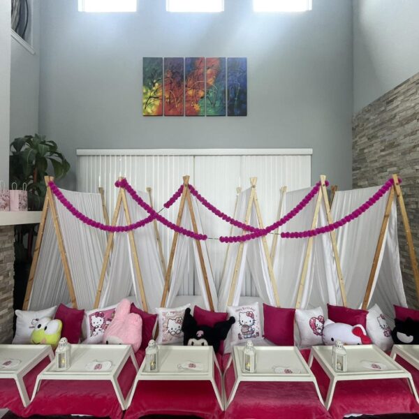 Hello Kitty Themed Party